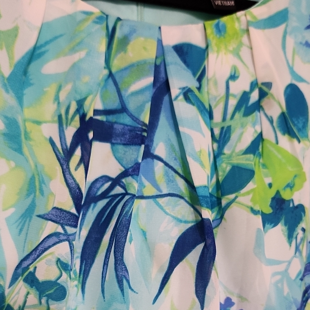 Floral Sleeveless Dress - Blue and Green - Picture 4 of 12